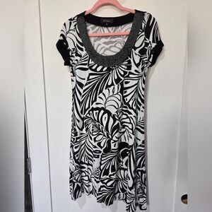 Karen Kane Beaded Knit Dress in Black & White Size M Short Sleeves